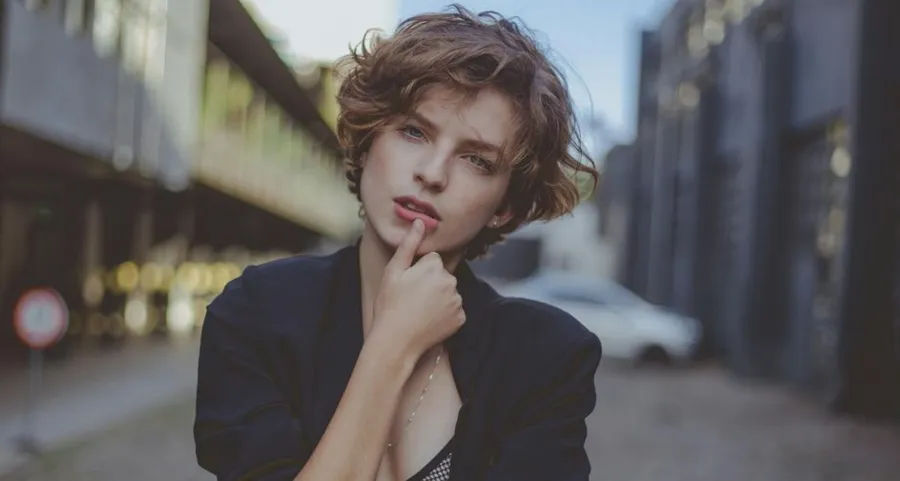 Short Haircuts for Women 2025: Best Styles for Every Age, Texture, and Trend