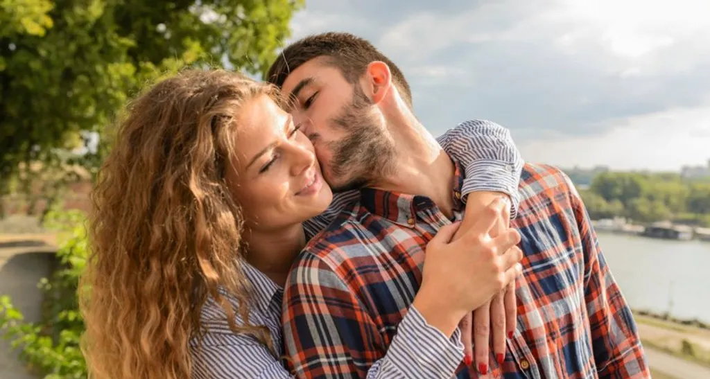 What Is the 2-2-2 Rule? Psychology, Dating & Marriage Explained
